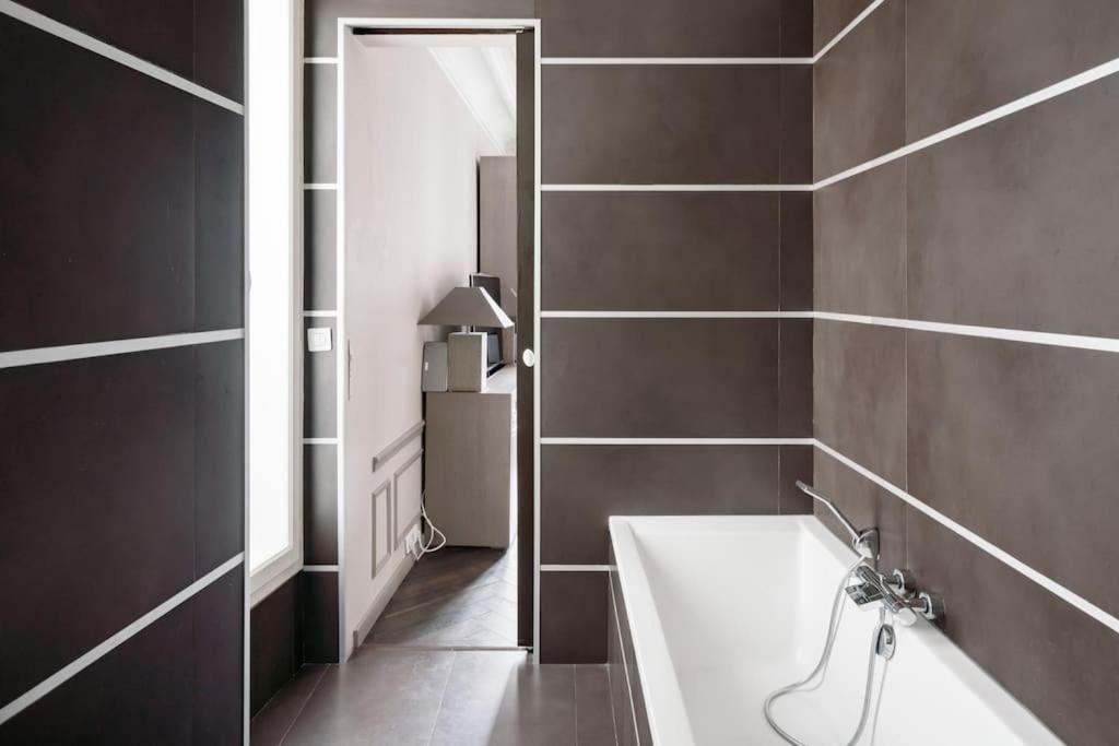 Resplendent Haussmann Design 100m2 - 2 Br Appartamento